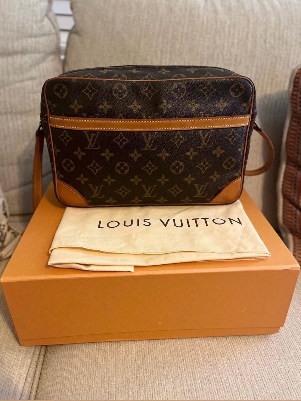 Louis Vuitton Trocadero 27
